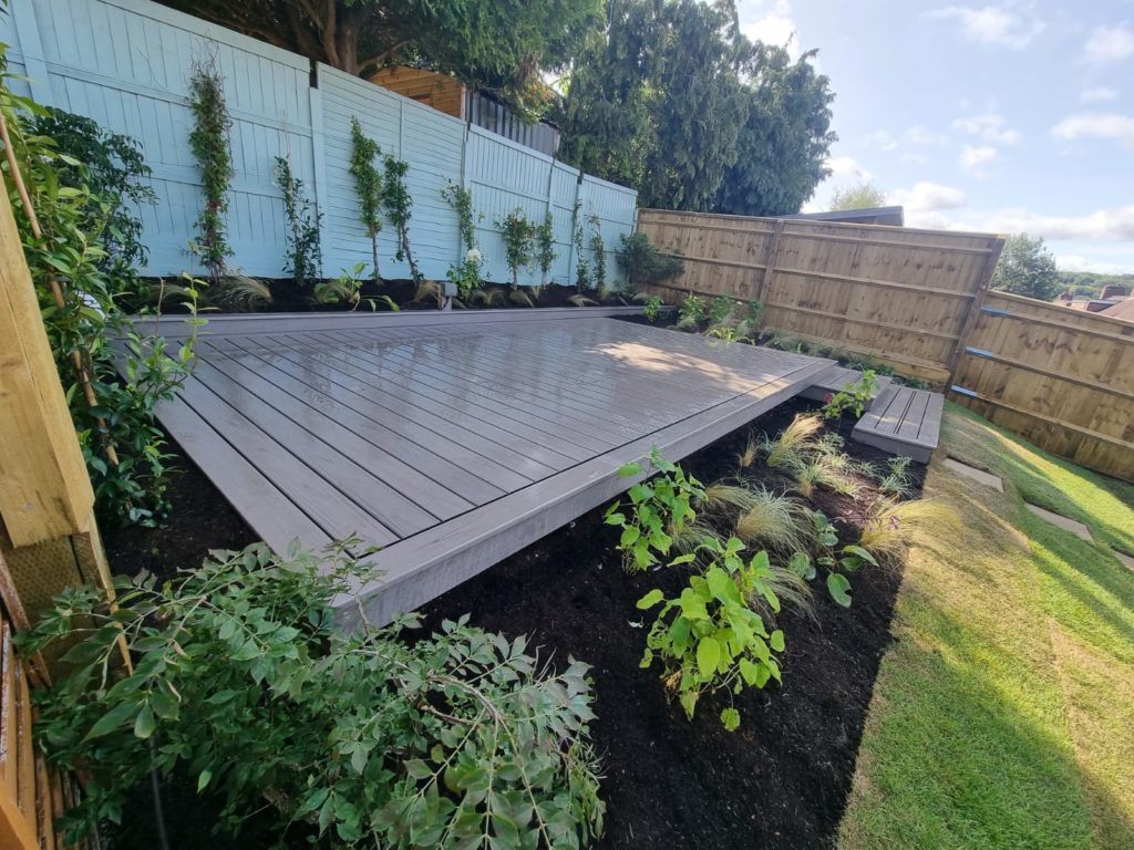 Decking Ideas with plants